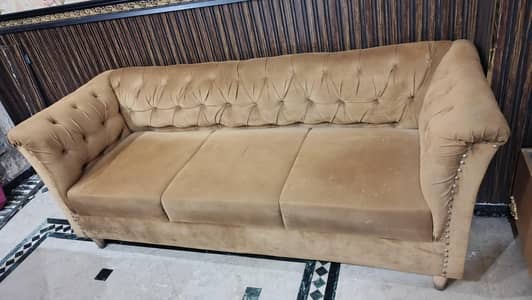 Luxury Six Seater Sofa Set in Excellent Condition