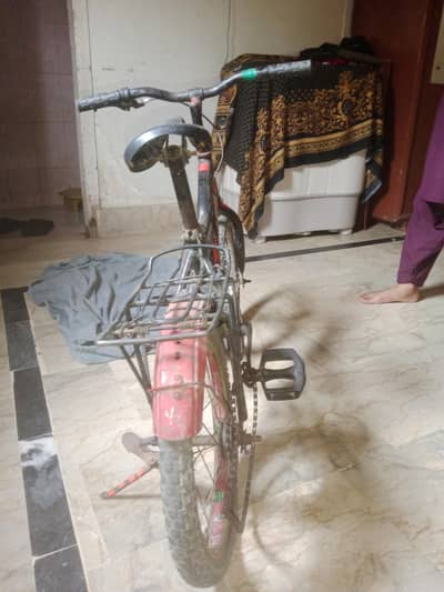 kids cycle for sale condition ruff hai use me hai chalne me bilkul sae
