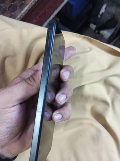 6gb 128 GB full box condition 10 bay 9 no open okay phone hai koi faad
