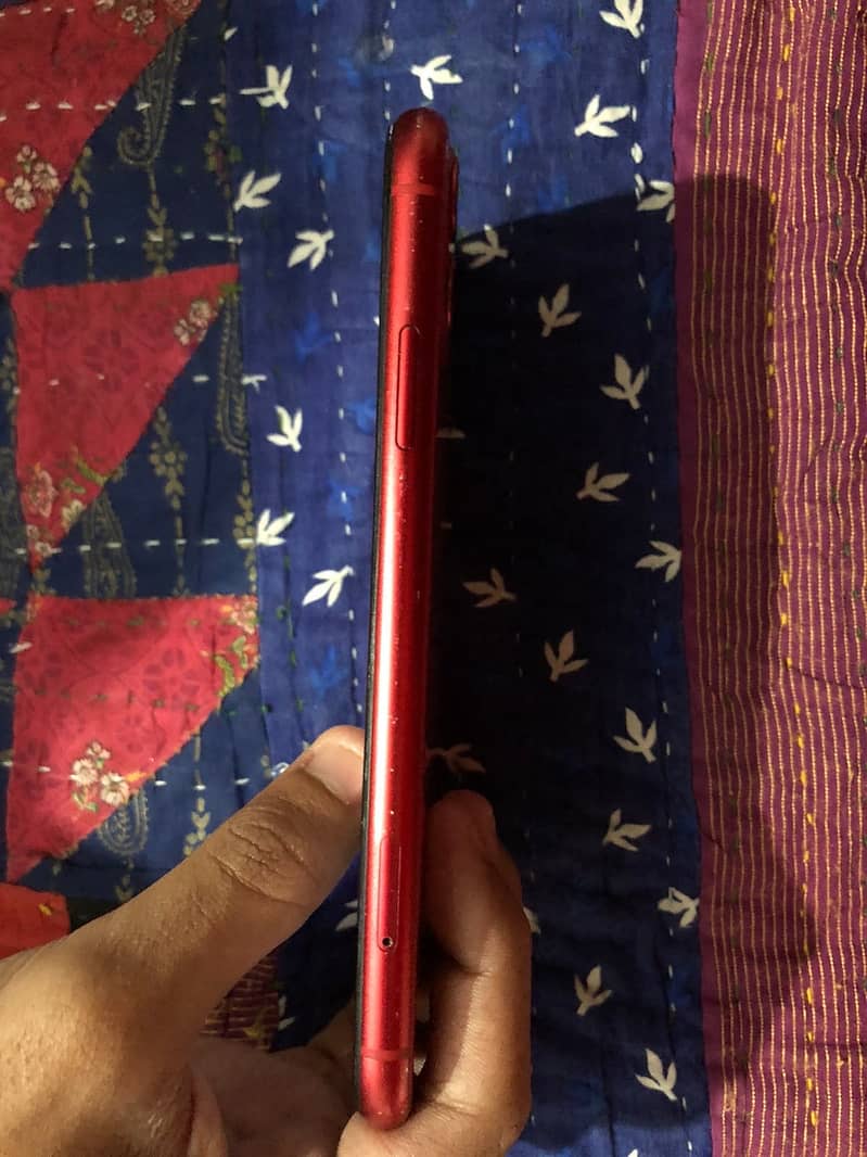 Apple iPhone 11 4
