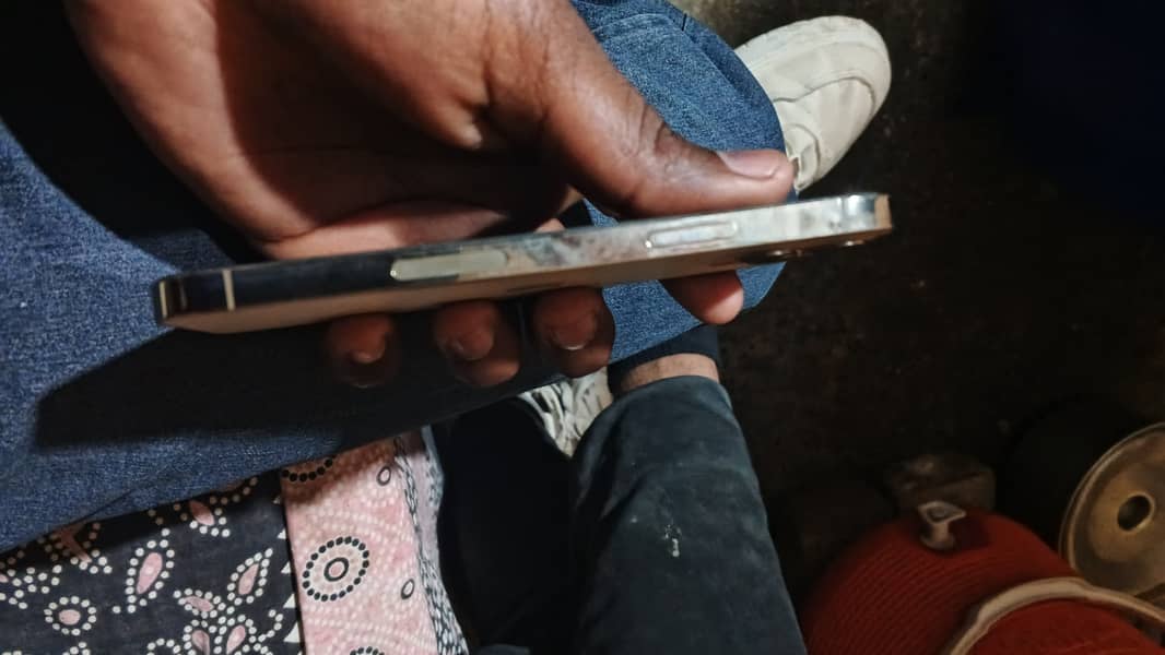 Apple iPhone 12 Pro 4