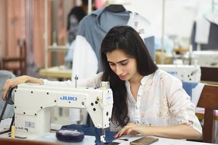 ladies 03224950802  لیڈیز chye cutting or stitching