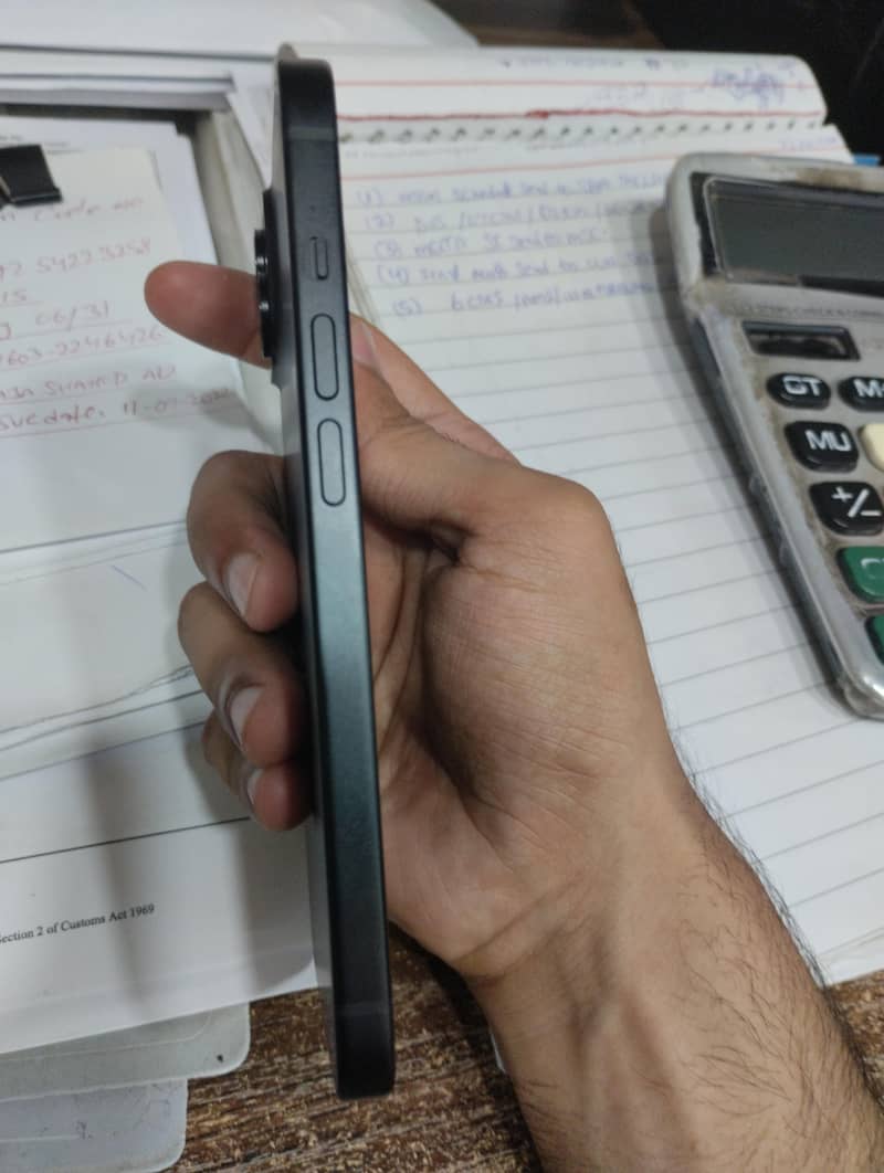 Apple iPhone 15 2