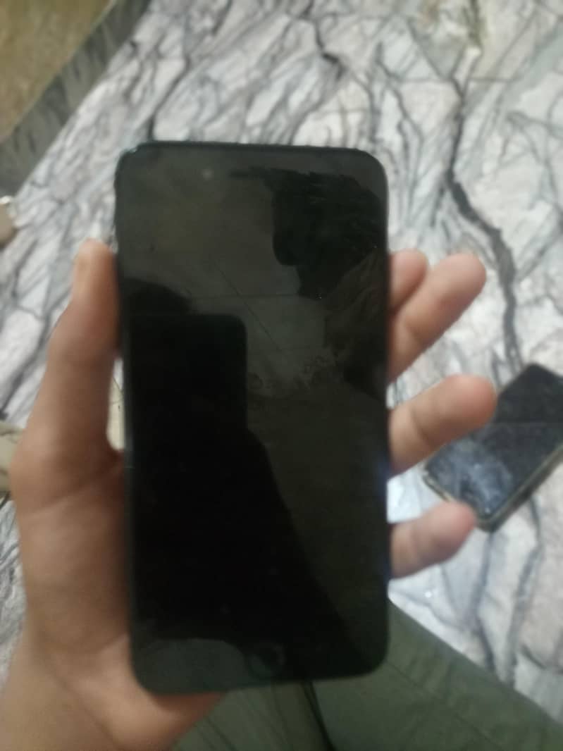 Apple iPhone 8 Plus 1