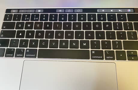 MacBook Pro 15" 2018 - i7 6-Core, 16GB RAM