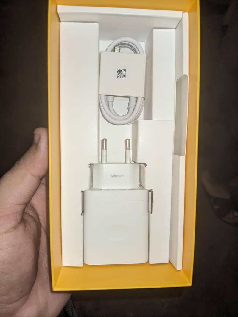 Realme C85 9