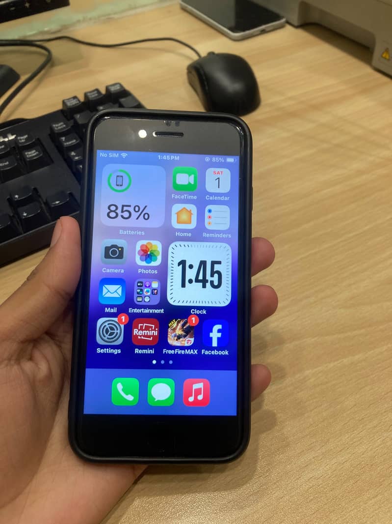Apple iPhone SE 6