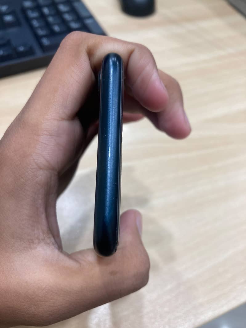 Apple iPhone SE 8