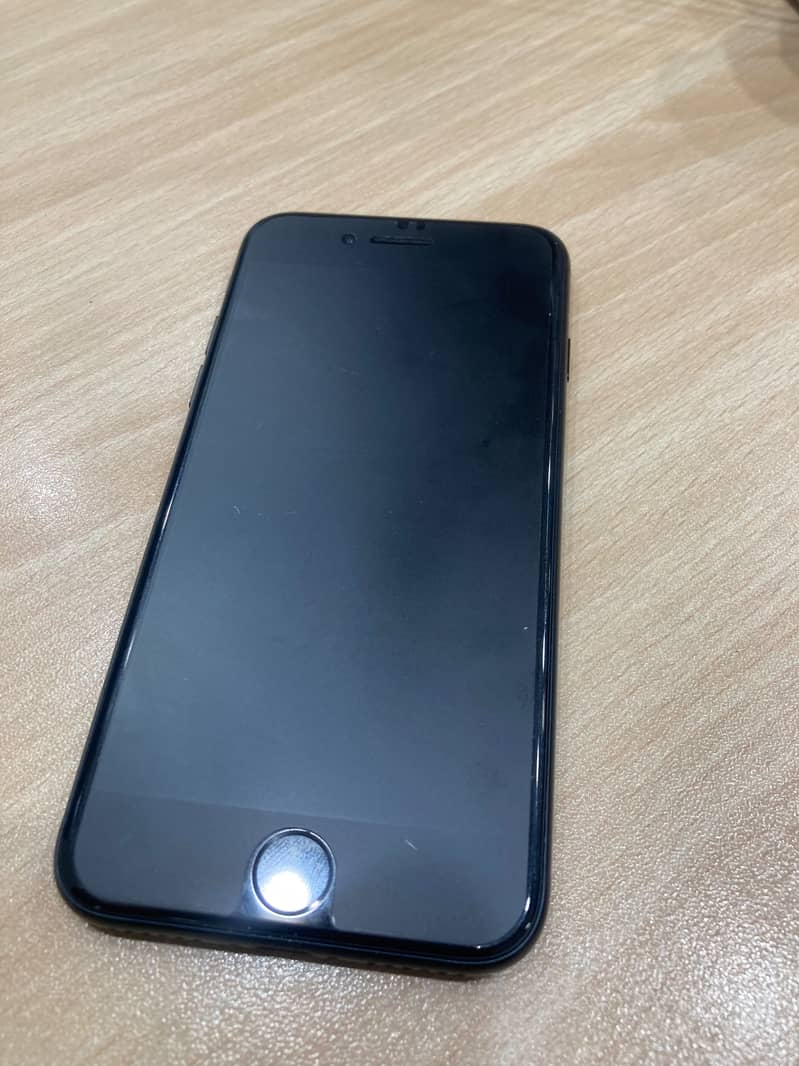 Apple iPhone SE 10