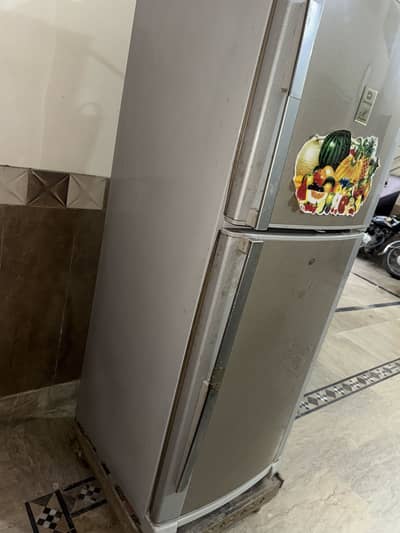 Dawlance fridge with stabilizer model:9175WBM