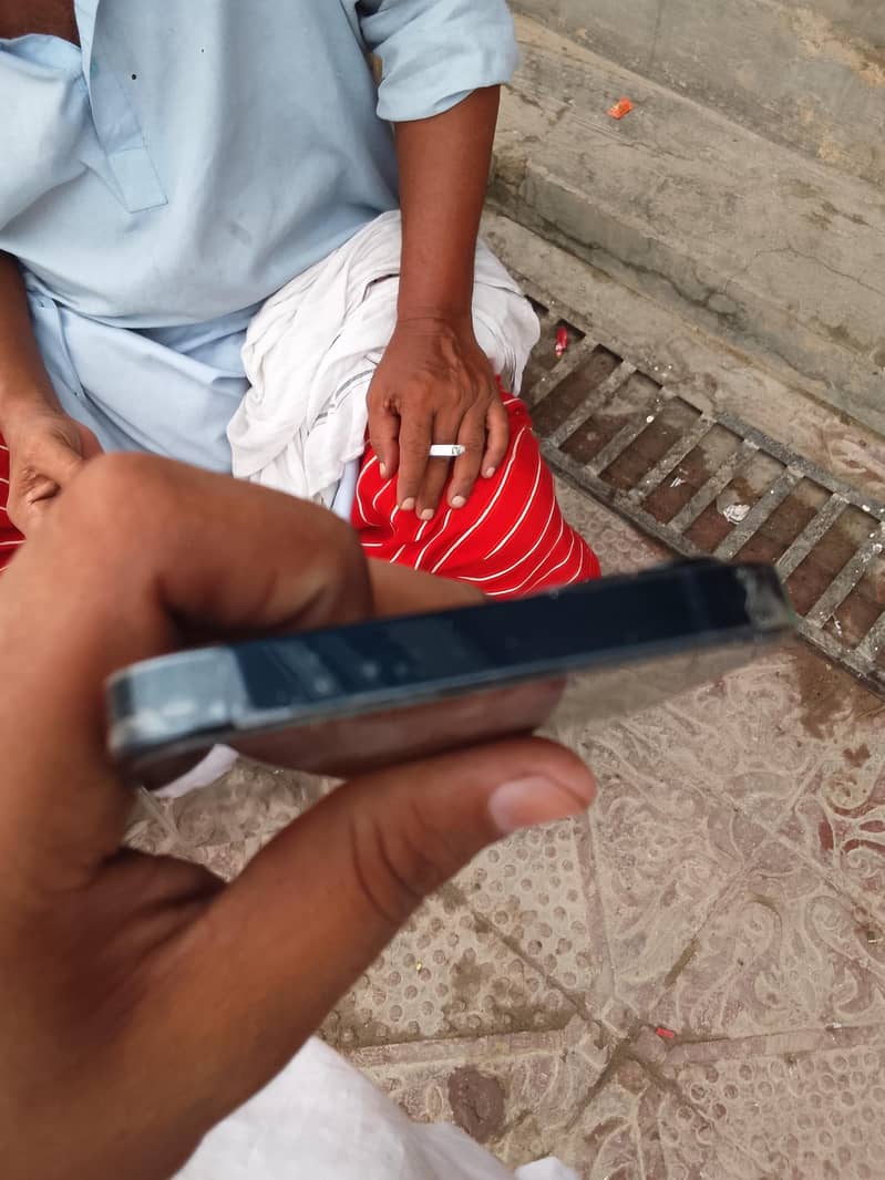 Apple iPhone 13 7