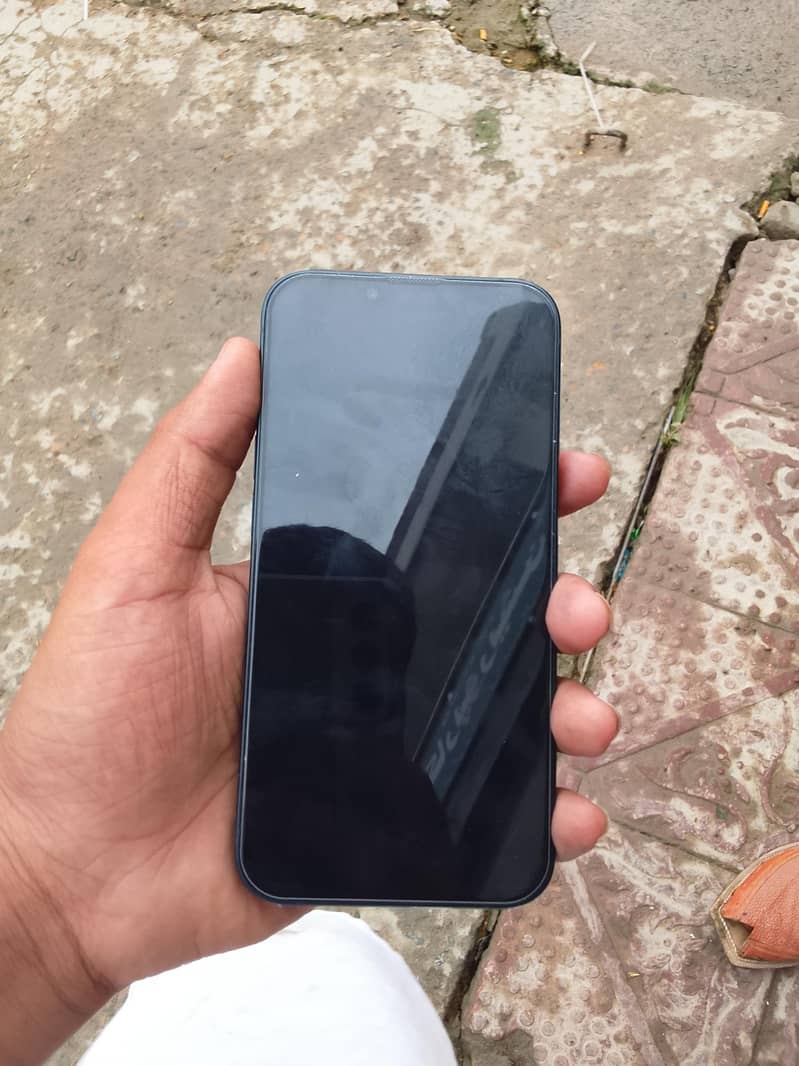 Apple iPhone 13 11