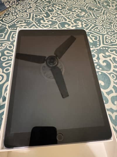 Ipad 7 for parts