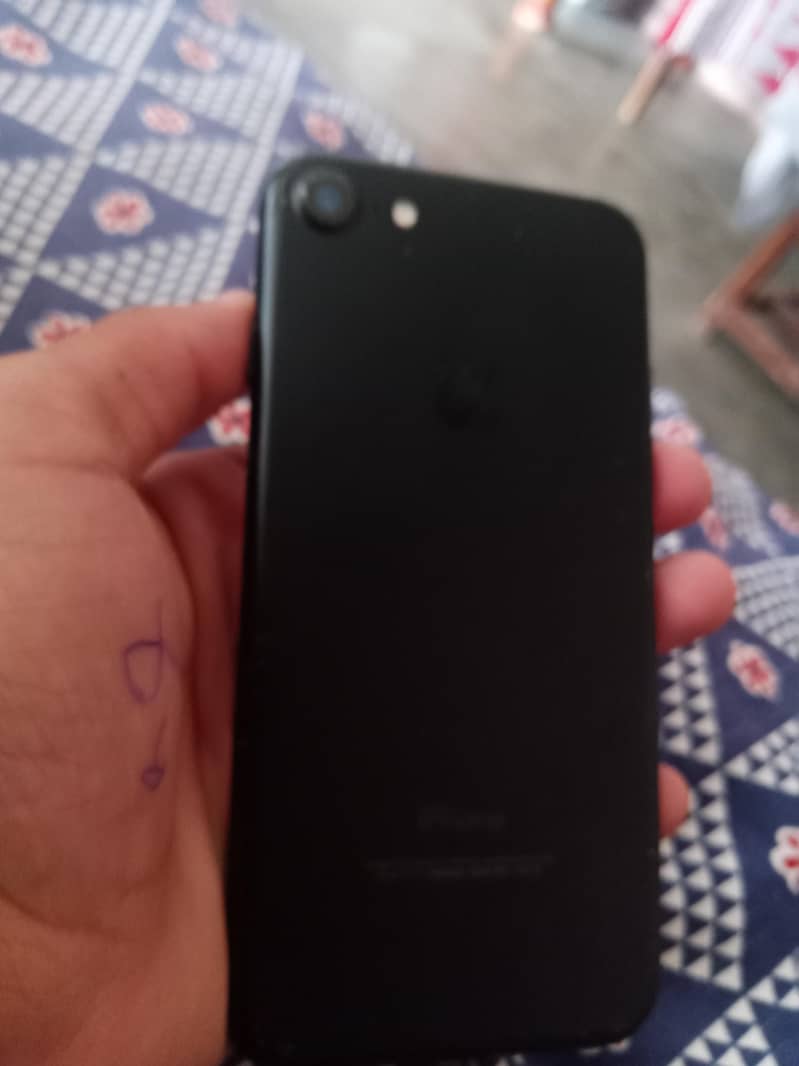 Apple iPhone 7 2