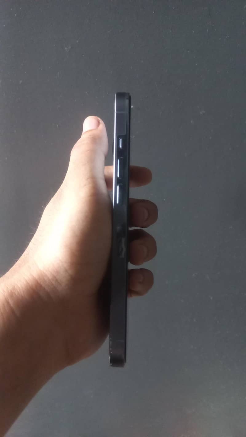 Apple iPhone 13 Pro 2