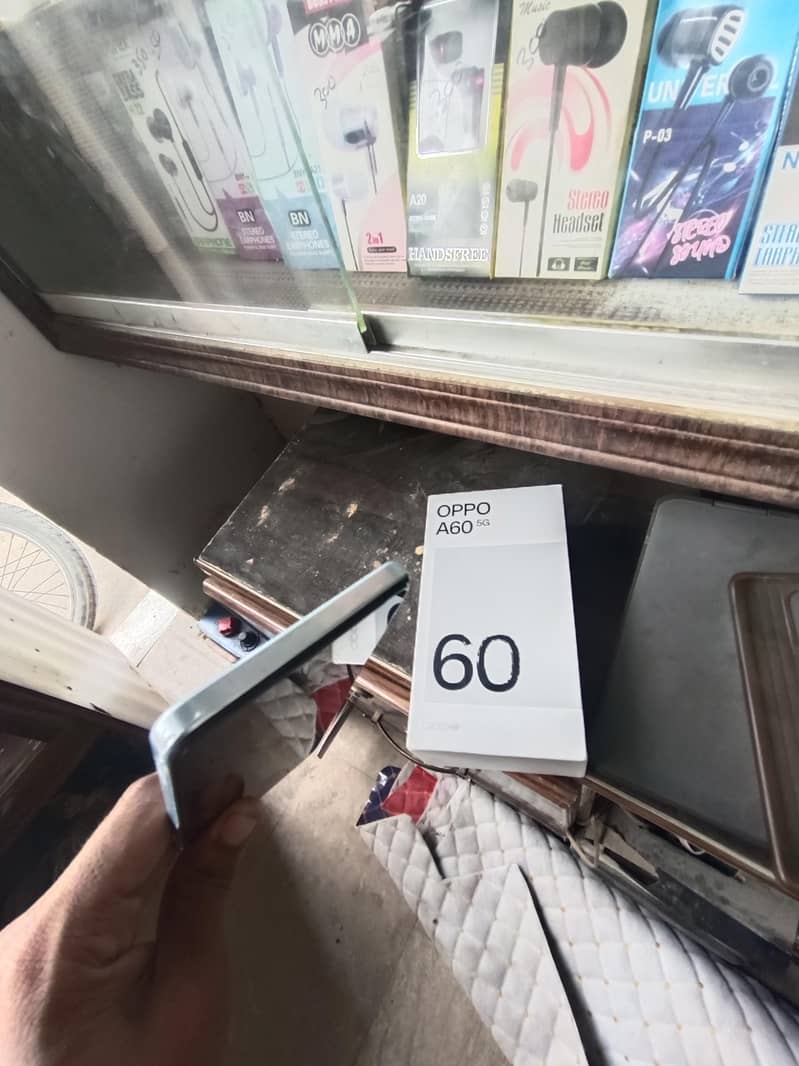 OPPO A60 4