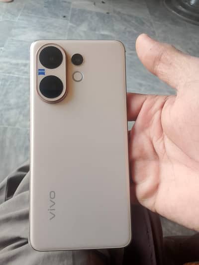 mobile 5G hai abhi warranty available hai
