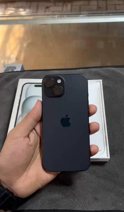iPhone 15 128GB