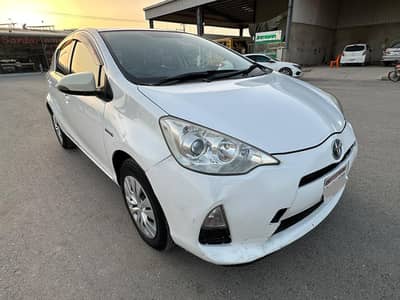 Toyota Aqua  .  .   03333886742