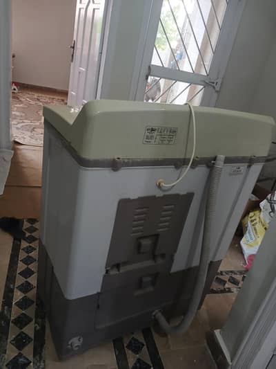 Super Asia SA-242 Twin Tub Washing Machine – Excellent Condition