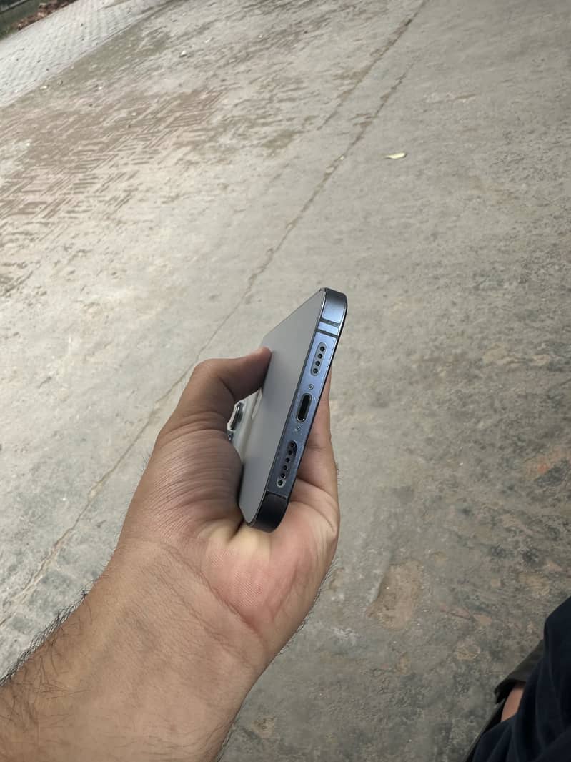 Apple iPhone 13 Pro Max 1