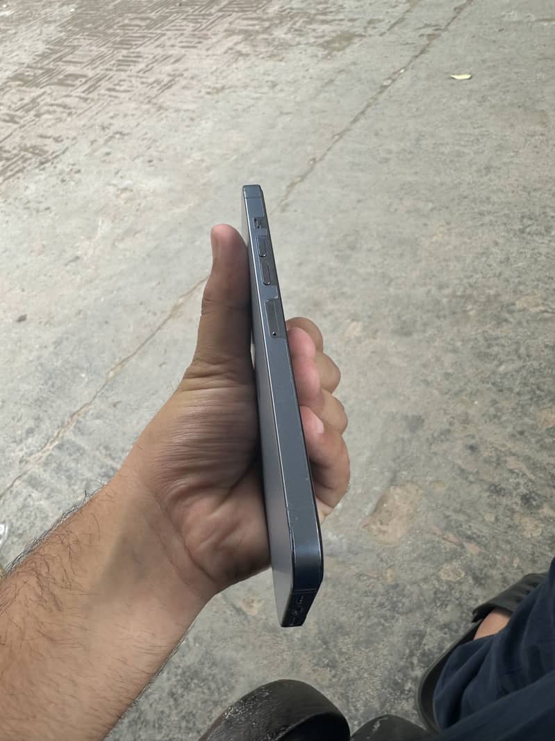 Apple iPhone 13 Pro Max 4