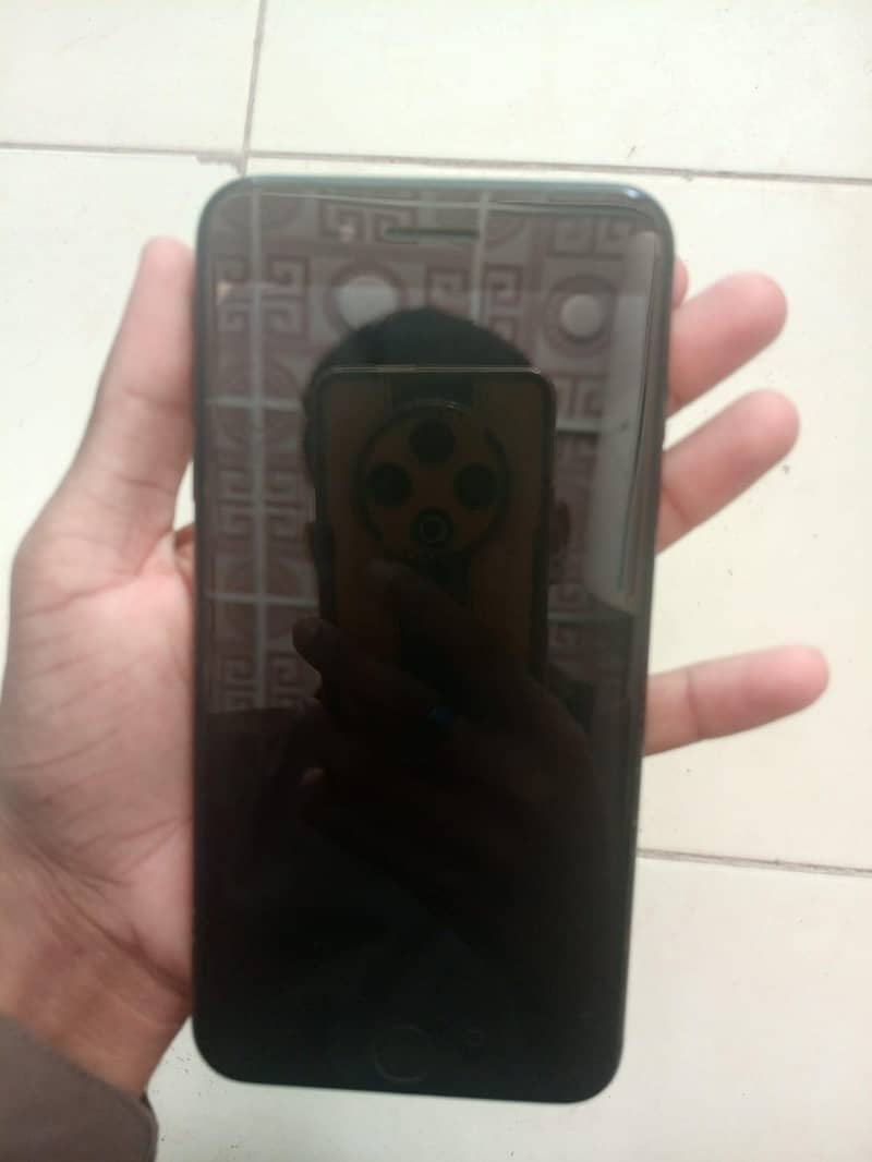 Apple iPhone 7 Plus 0
