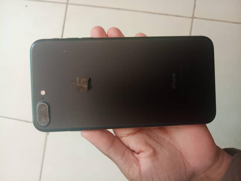 Apple iPhone 7 Plus 1