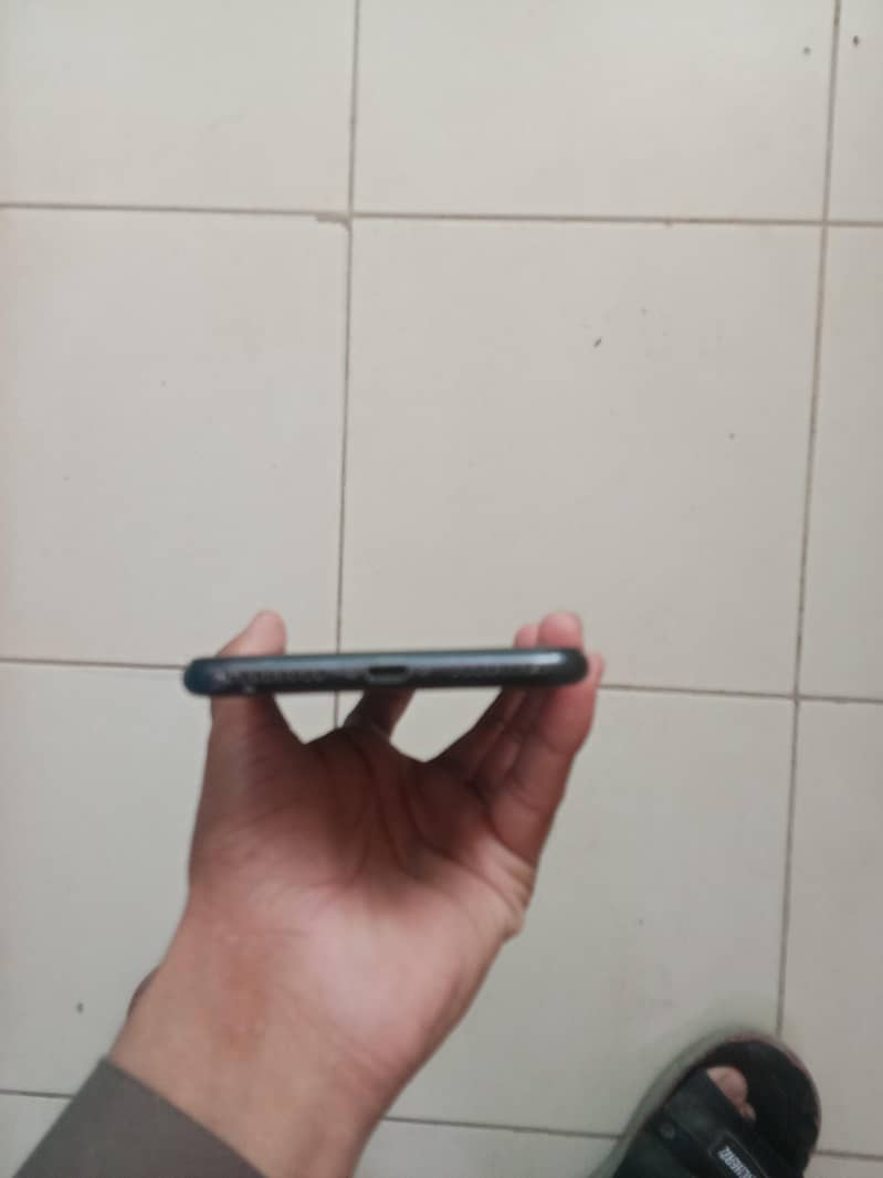 Apple iPhone 7 Plus 5
