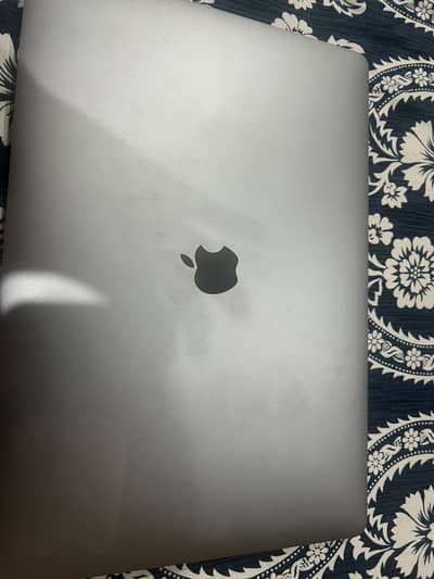 Apple MacBook Pro 15 (2019)