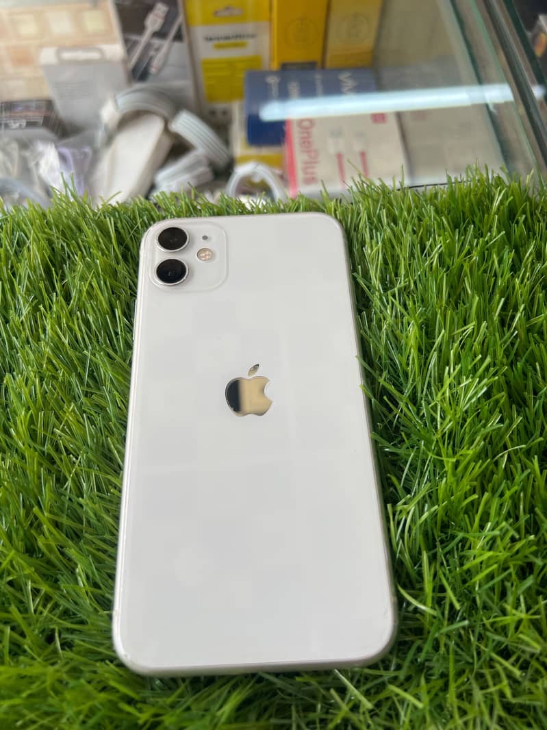 Apple iPhone 11 4