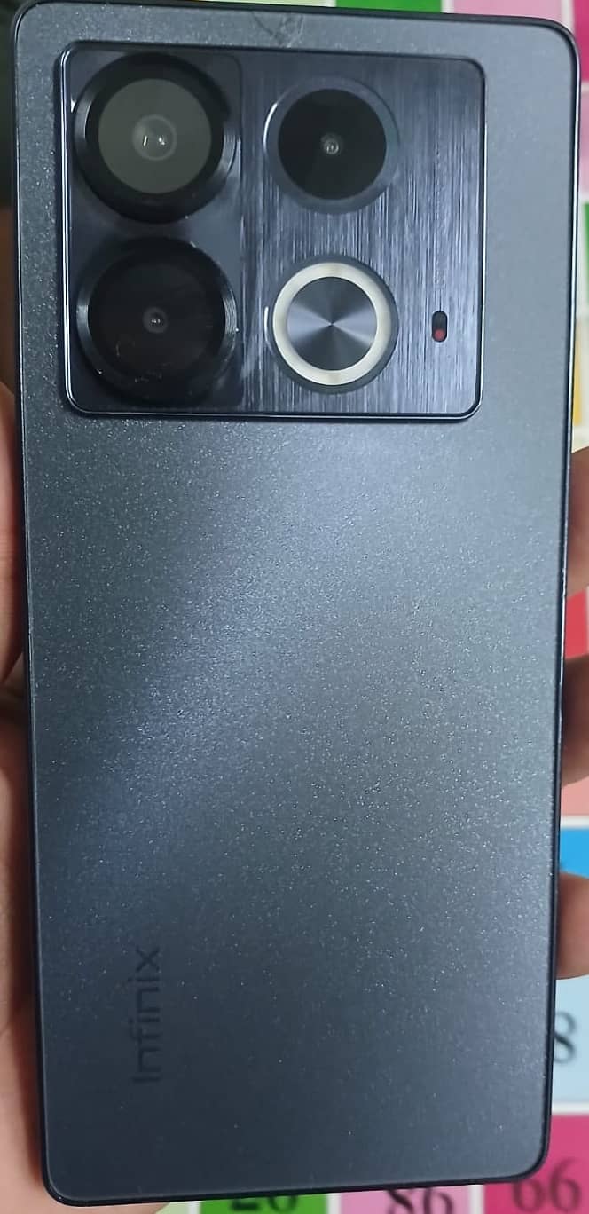 Infinix Note 40 Pro 4