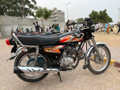 honda 125 black 2022