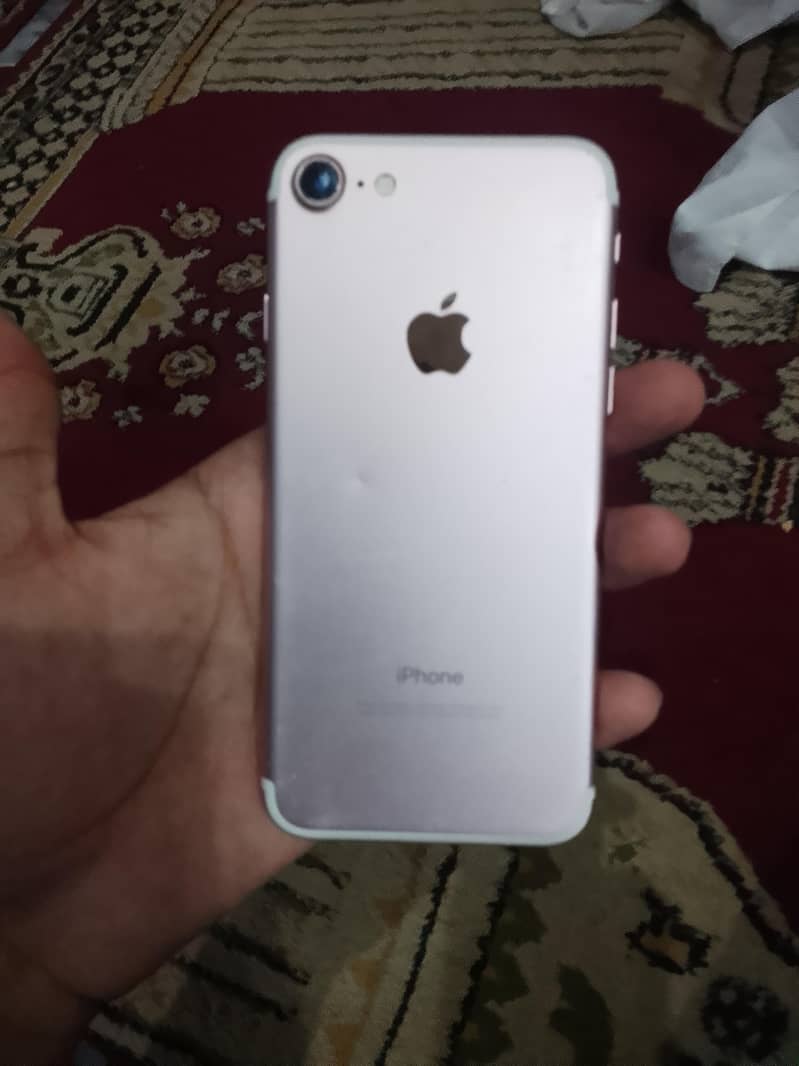 Apple iPhone 7 1
