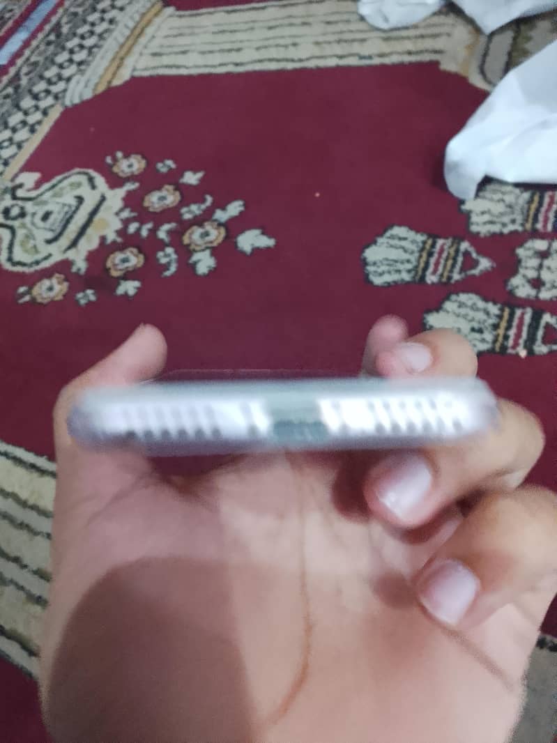 Apple iPhone 7 2