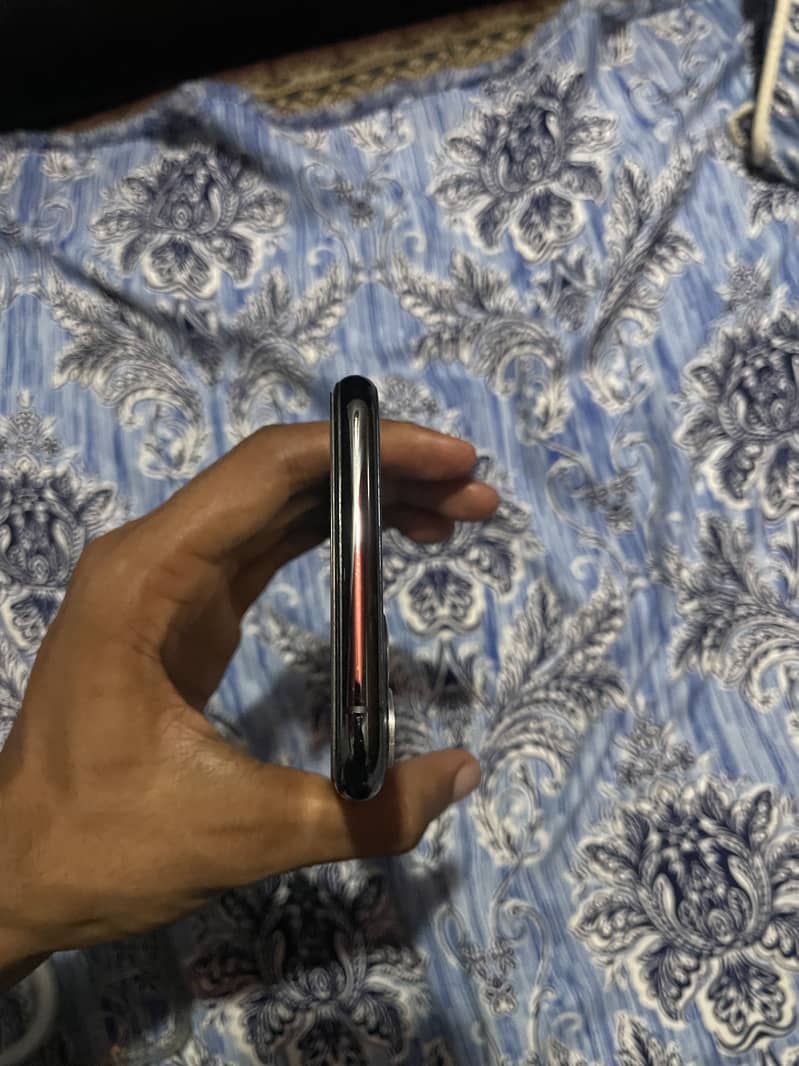 Apple iPhone 11 Pro Max 5