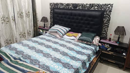 King size bed with side tables n dressing table