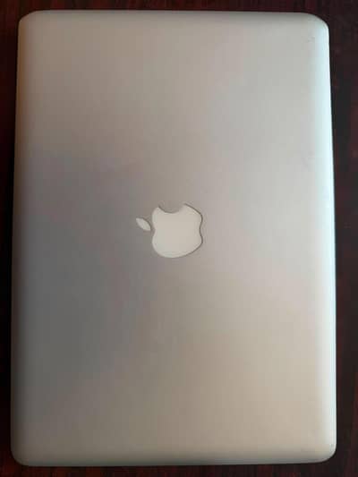 Macbook pro for sale - serious buyiers contact only