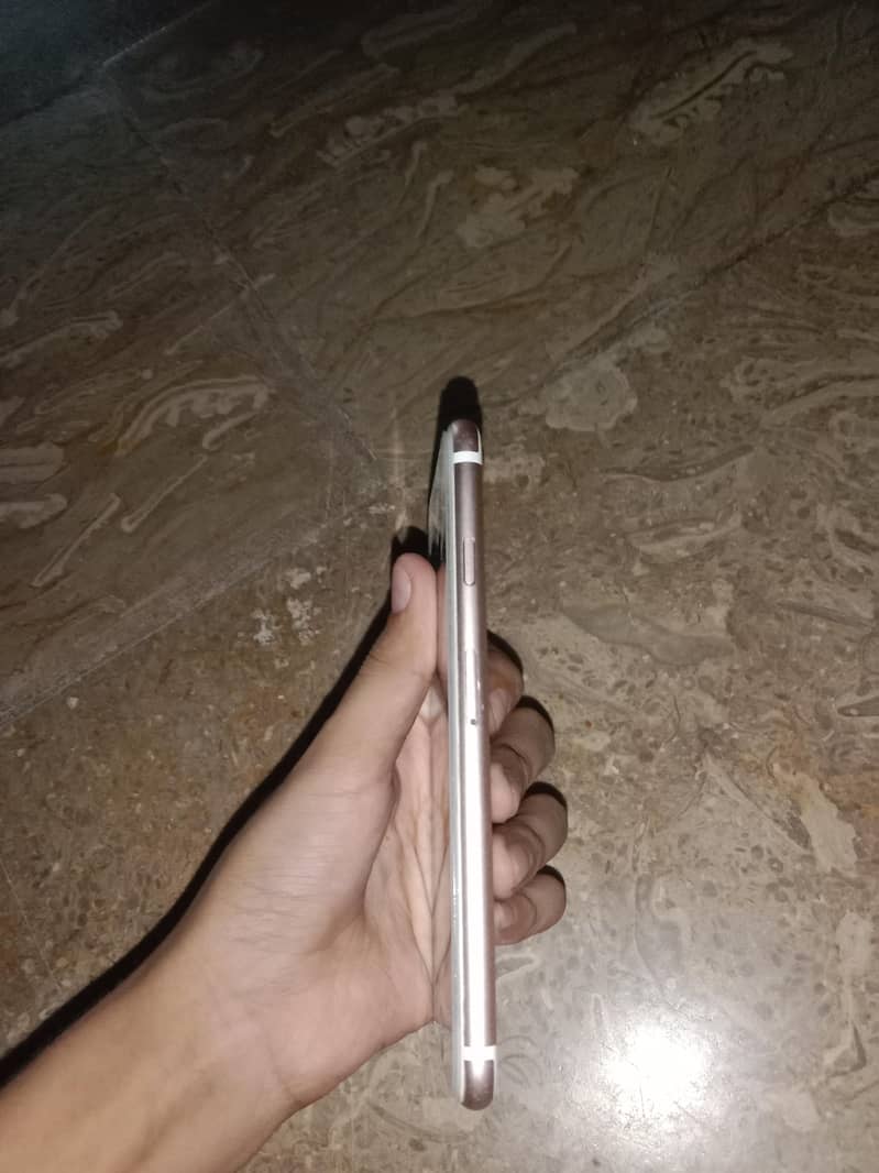 Apple iPhone 7 1