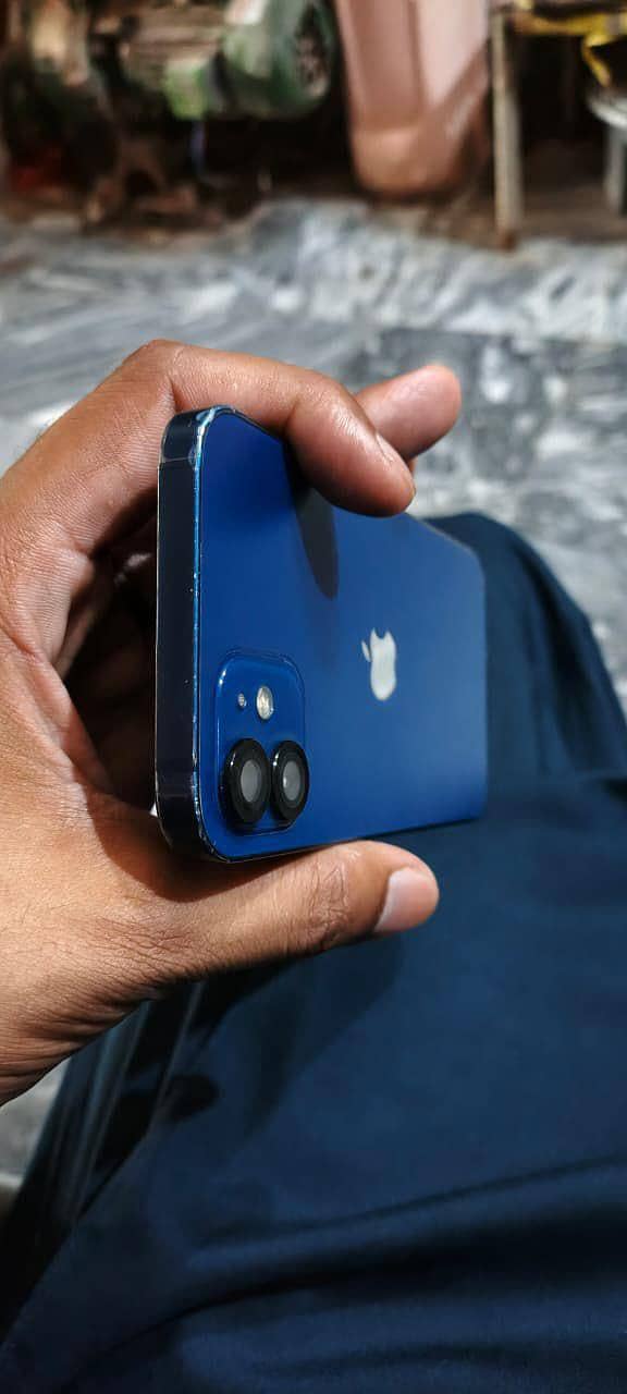 Apple iPhone 12 3