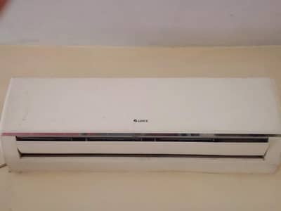 Gree 1.5 Ton Split Air Conditioner – Great Condition