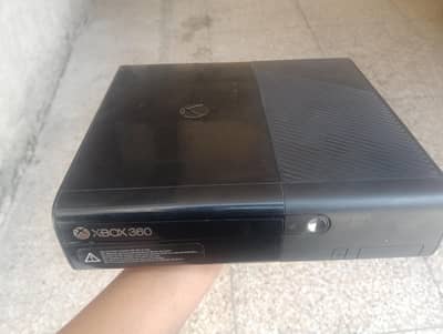 X BOX 360 with two controllers
