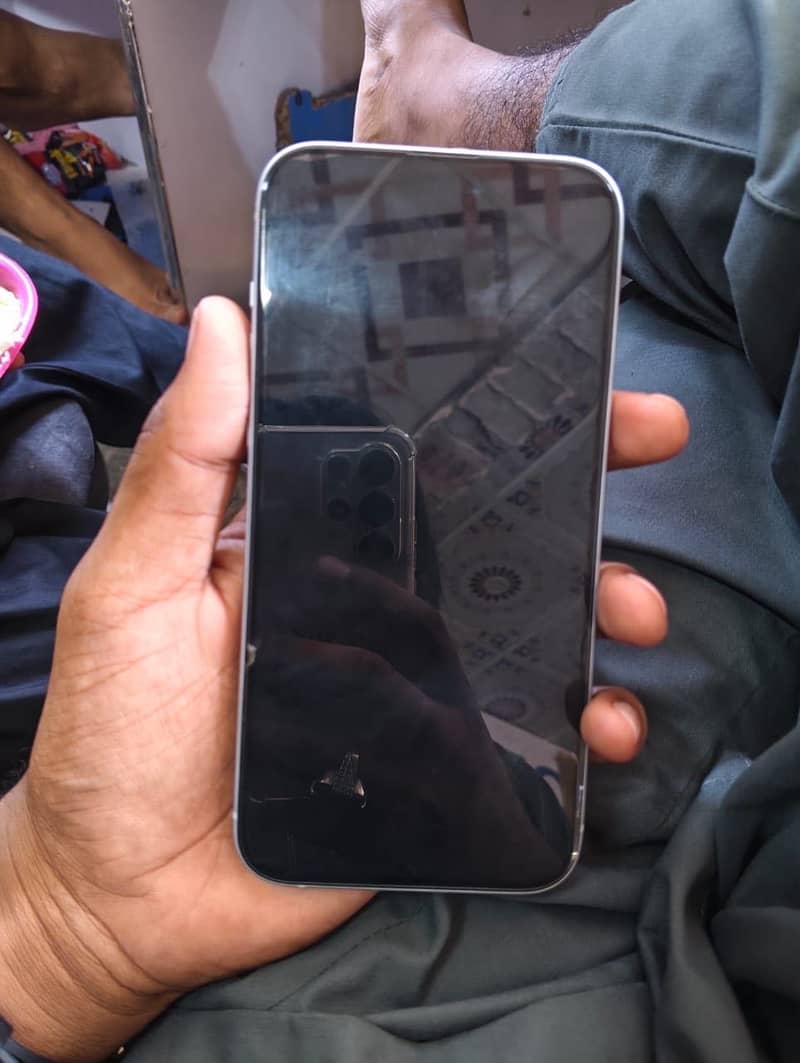 Apple iPhone 15 plus 1