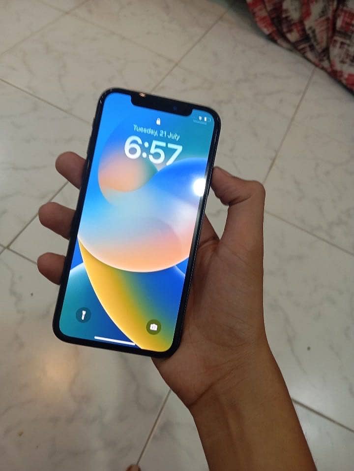 Apple iPhone X 3