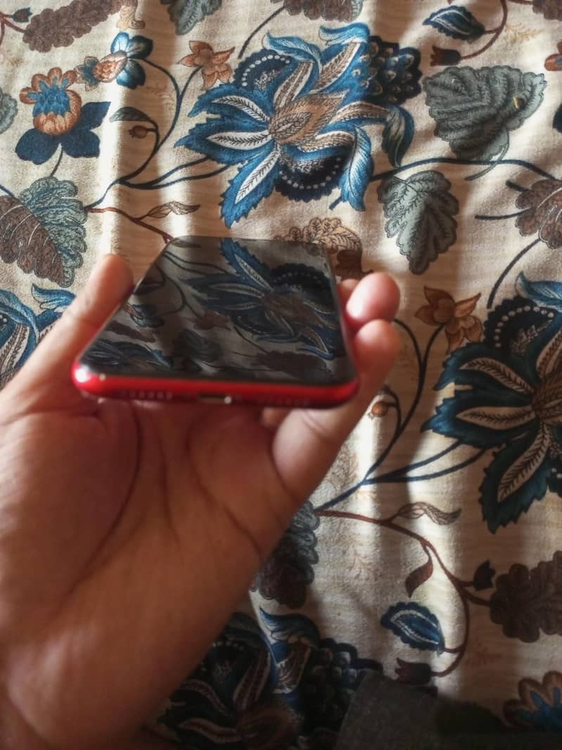 Apple iPhone 11 3