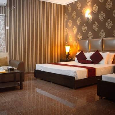 Par Day and short Time One and Two BeD Room appaertment Available Bahria Town Phase 4 and 6 Empire Heights 2 family apartment any time available