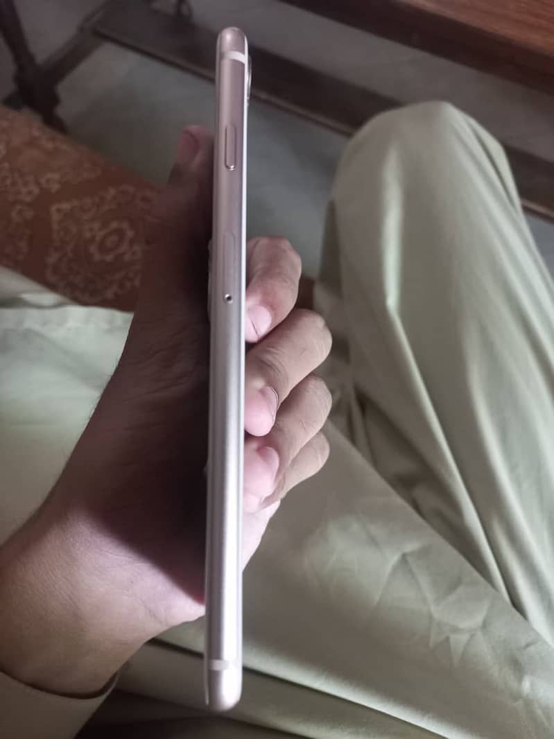 Apple iPhone 8 Plus 0