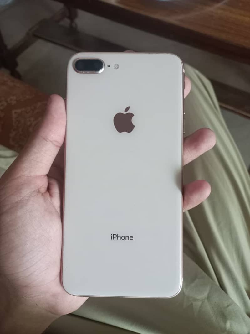 Apple iPhone 8 Plus 1