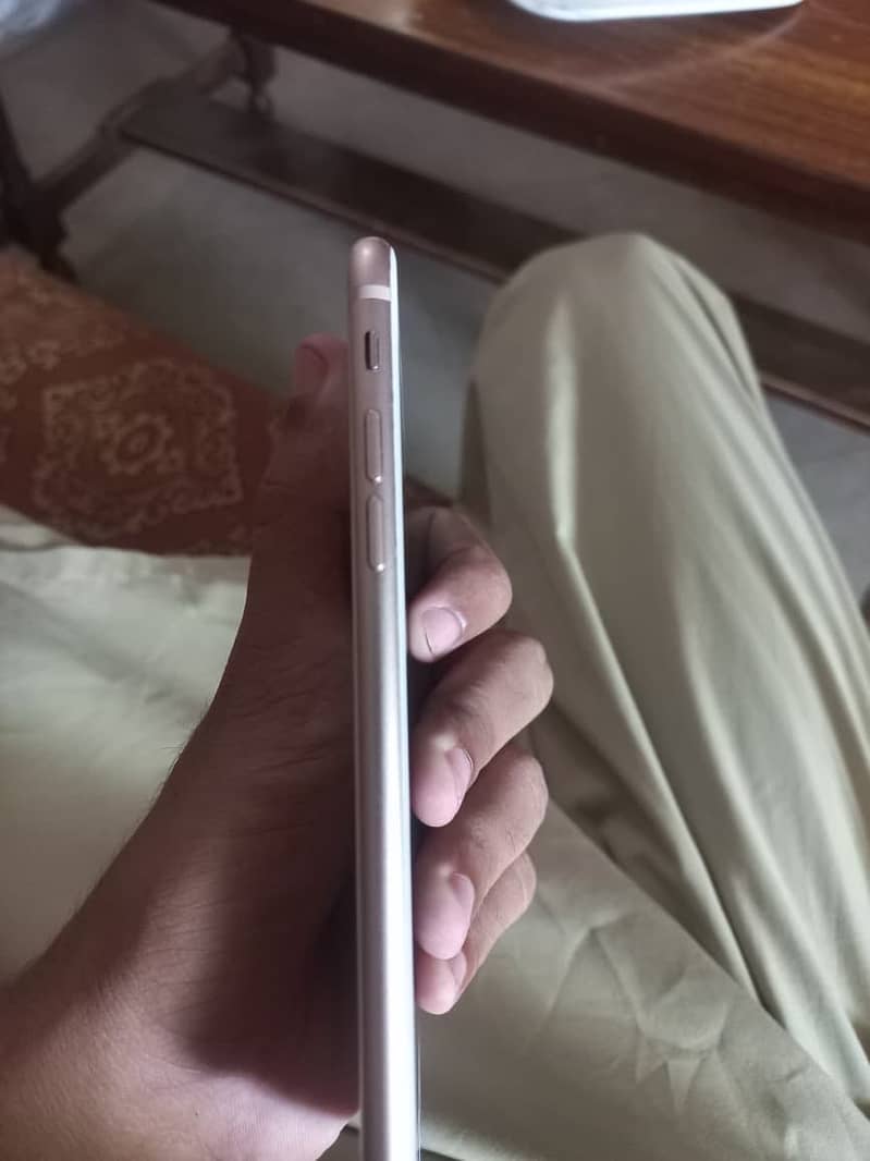 Apple iPhone 8 Plus 4