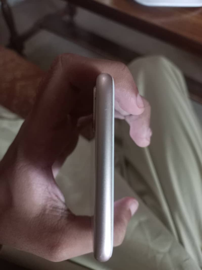 Apple iPhone 8 Plus 5